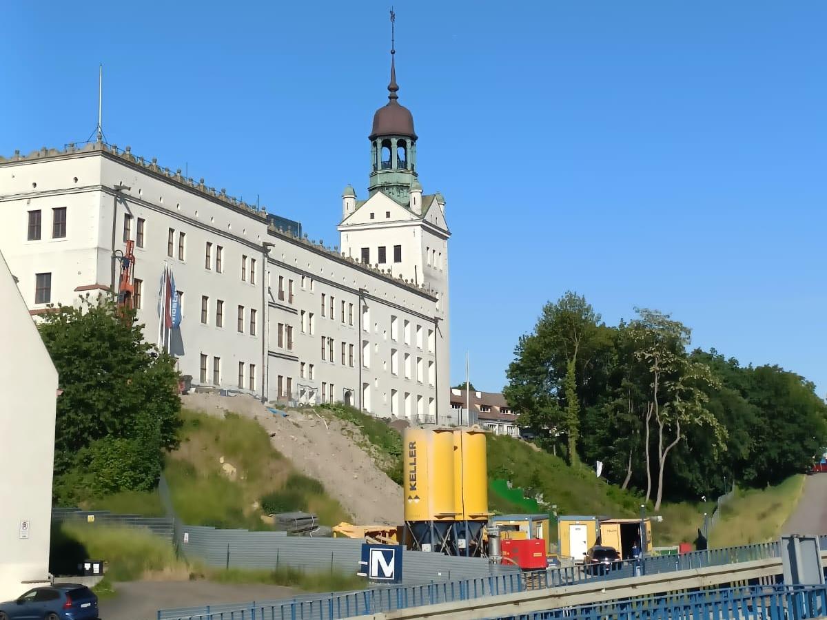 Zabezpieczeniu tarasu wschodniego w Szczecinie